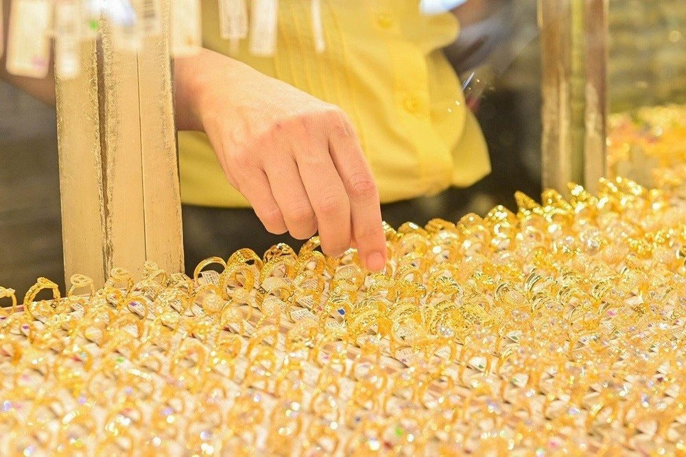 Giá vàng giảm sốc 4 triệu đồng/lượng, nhà đầu tư đu đỉnh 177 triệu đồng/lượng "mất ăn mất ngủ"- Ảnh 5.