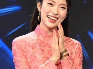 Khánh Vy là nữ MC trẻ nhất của "Đường lên đỉnh Olympia".